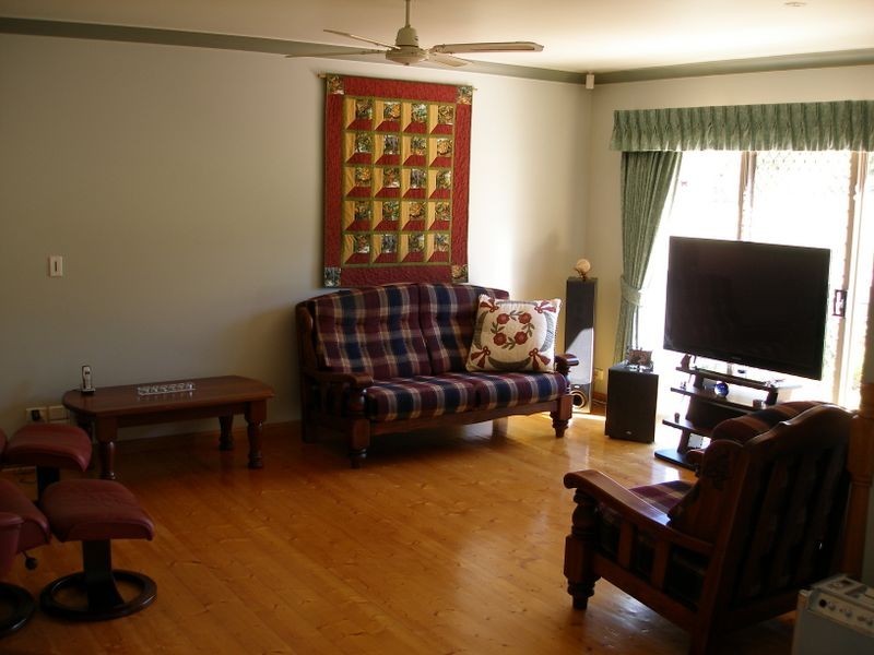 42 Racecourse Road, Heyfield VIC 3858