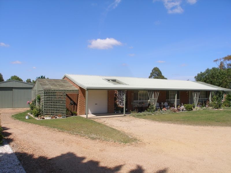 19 Racecourse Road, Heyfield VIC 3858