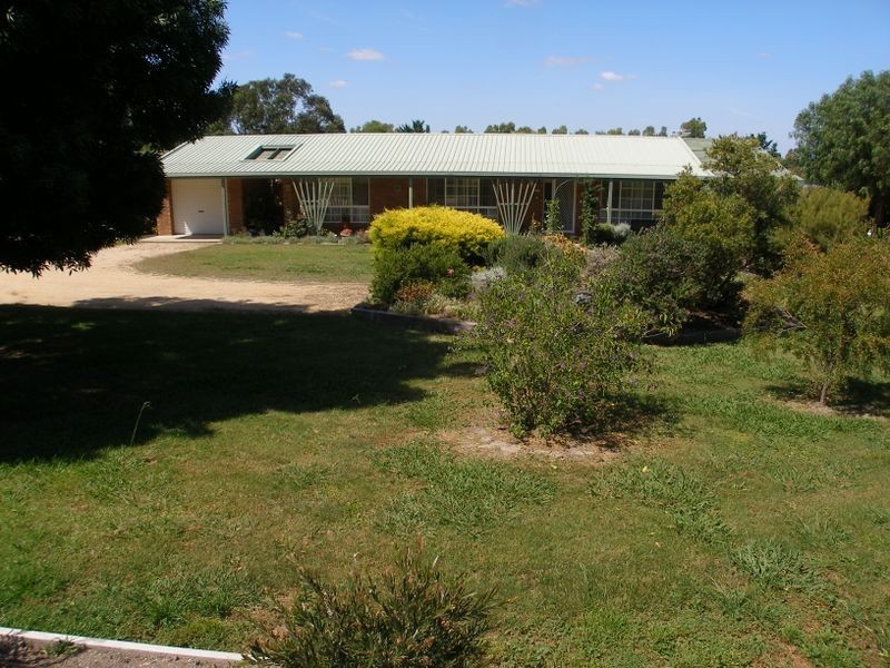 19 Racecourse Road, Heyfield VIC 3858