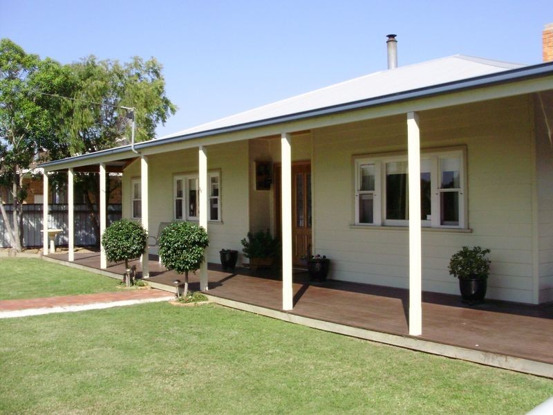 24 Clark Street, Heyfield VIC 3858