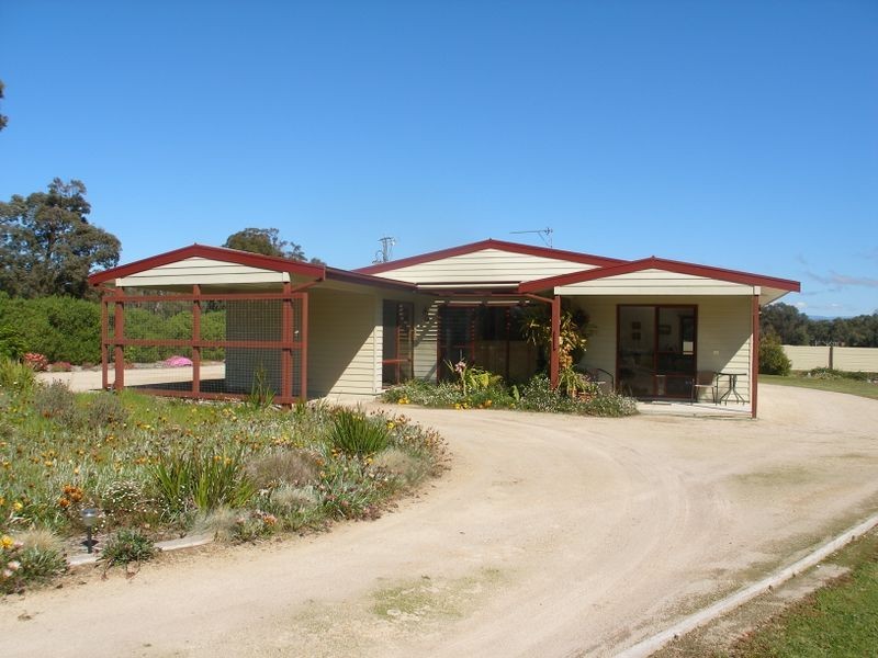 43 Drapers Road, Heyfield VIC 3858