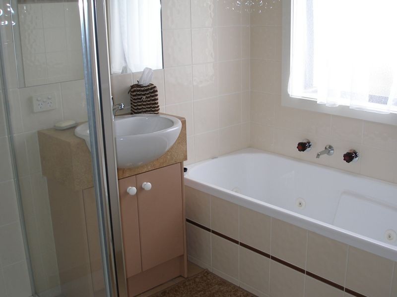 2/4 Gordon Street, Heyfield VIC 3858