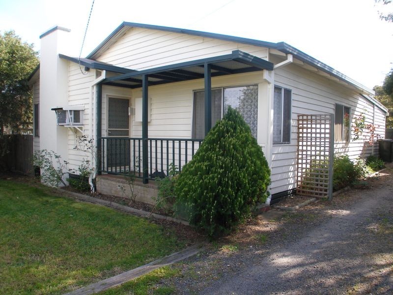 17 Bruce Street, Heyfield VIC 3858