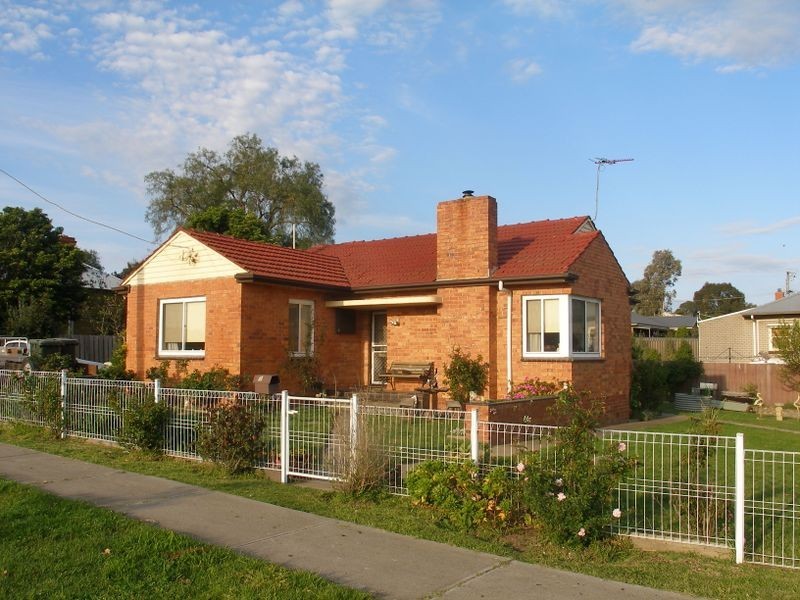 15 Davis Street, Heyfield VIC 3858