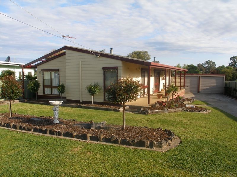 6 Mills Street, Heyfield VIC 3858