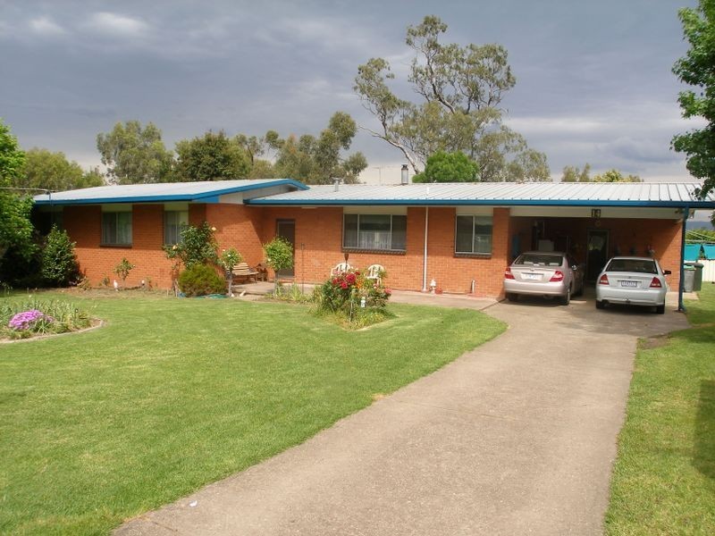14 Davis Street, Heyfield VIC 3858