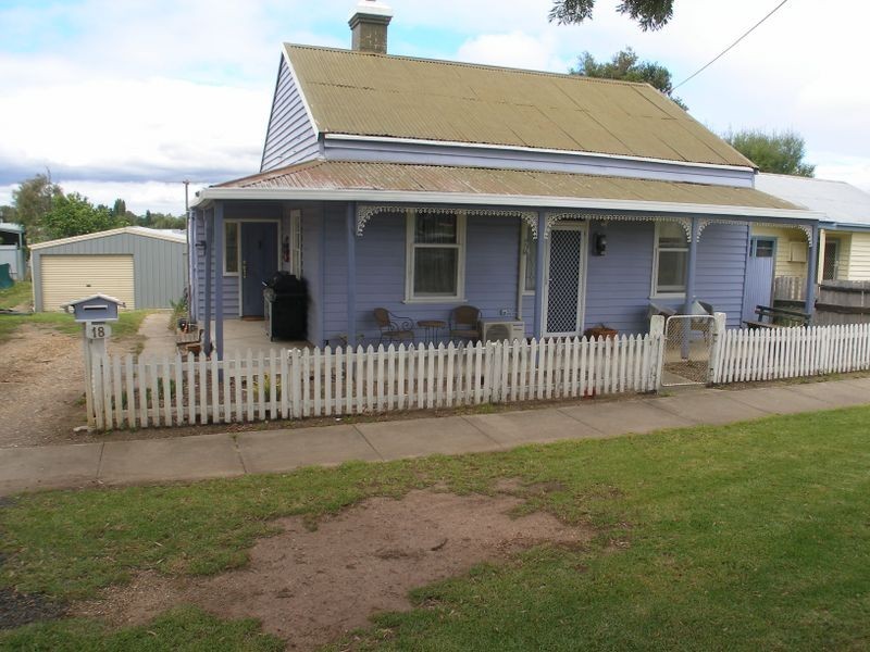 18 Macfarlane Street, Heyfield VIC 3858