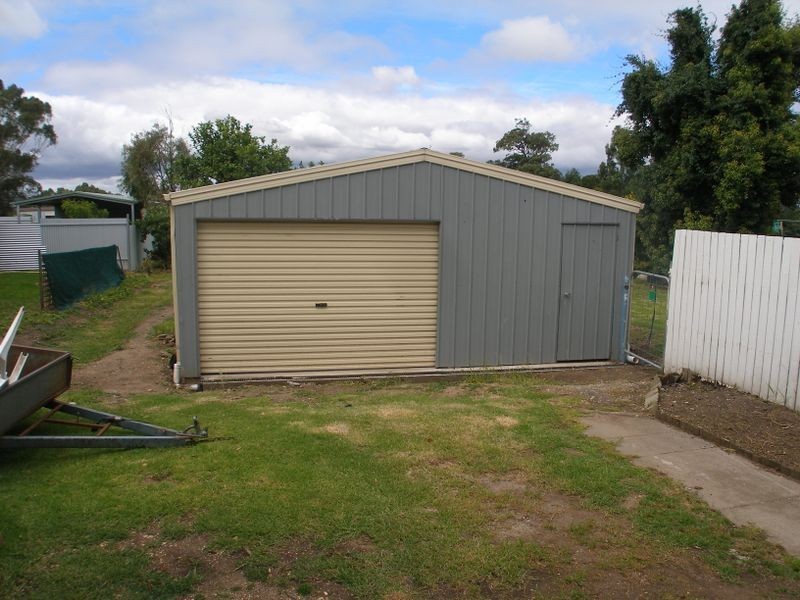 18 Macfarlane Street, Heyfield VIC 3858