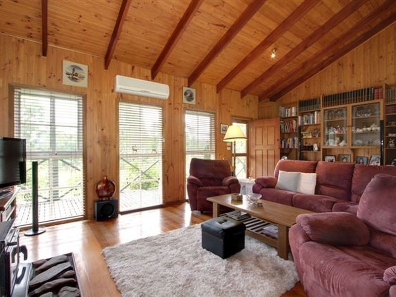 14 Lakeview Drive, Glenmaggie VIC 3858