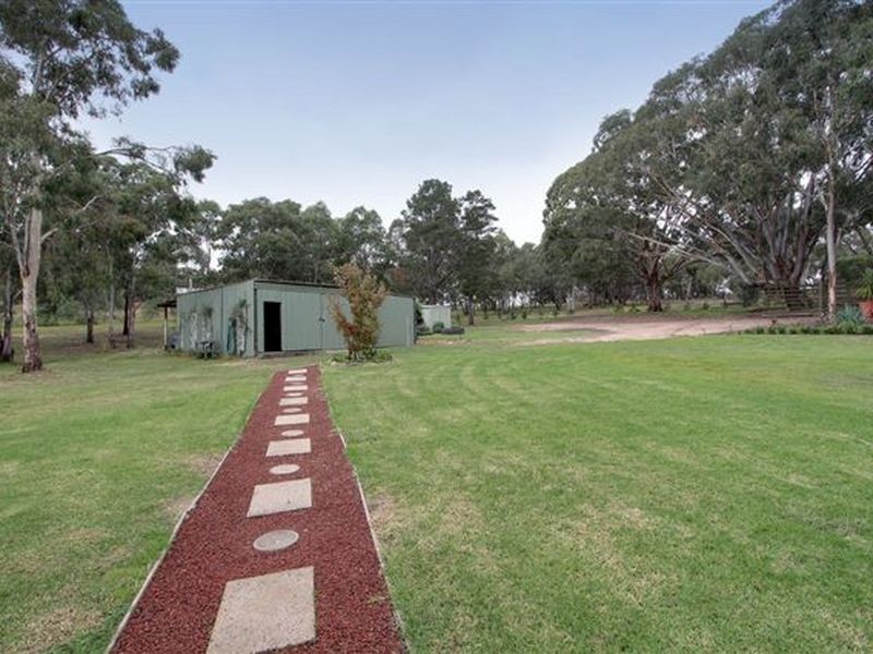 14 Lakeview Drive, Glenmaggie VIC 3858