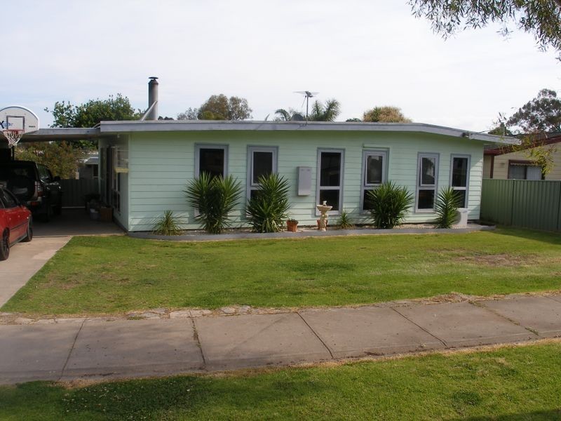 8 Mills Street, Heyfield VIC 3858