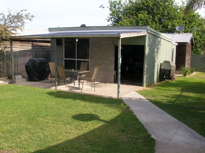 8 Mills Street, Heyfield VIC 3858