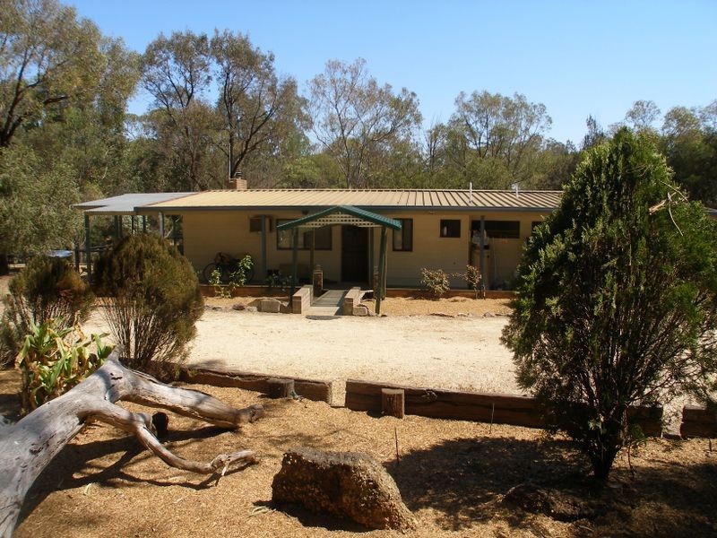 100 Commercial Road, Heyfield VIC 3858