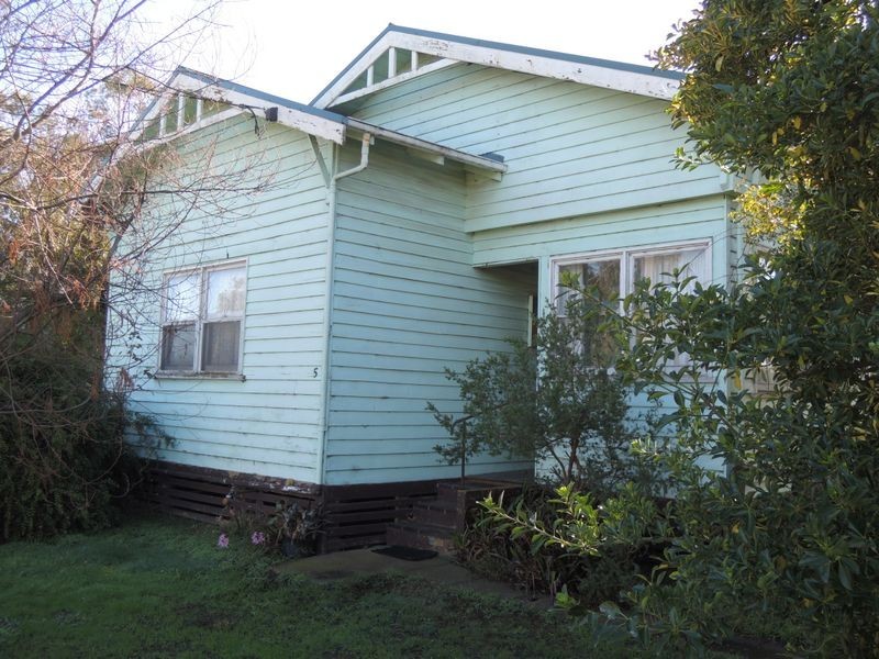 5 Bruce Street, Heyfield VIC 3858