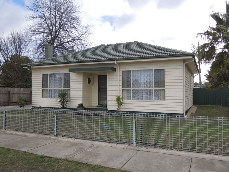 39 Bruce Street, Heyfield VIC 3858
