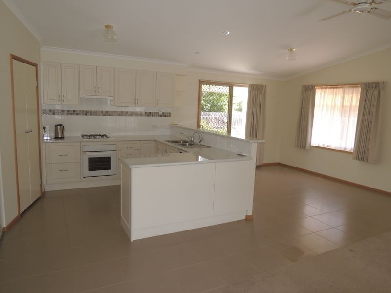 4 Anderson Street, Heyfield VIC 3858
