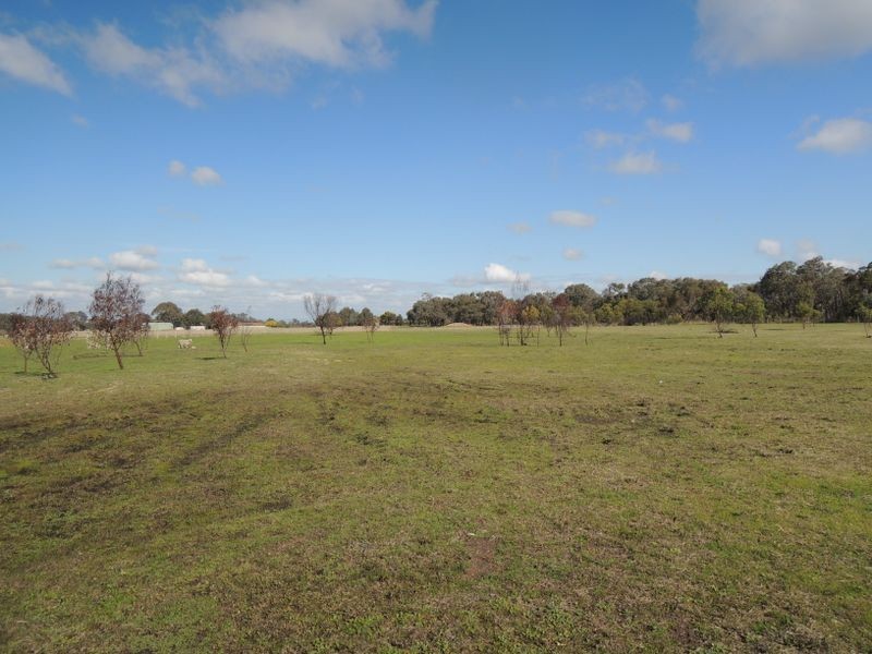 25 Broberg Close, Heyfield VIC 3858