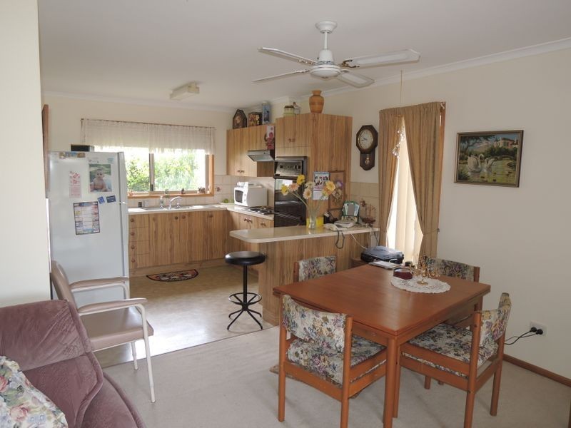 2/21 Pearson Street, Heyfield VIC 3858