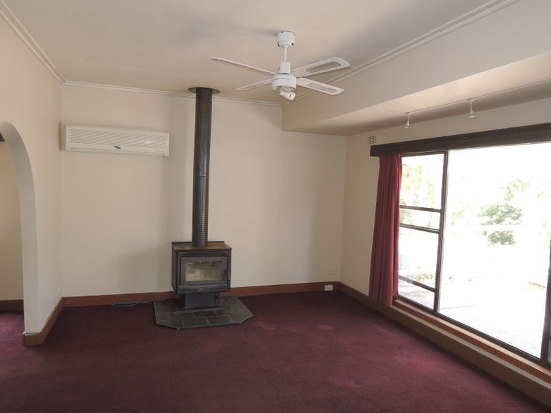 39 Nerrigundah Drive, Glenmaggie VIC 3858