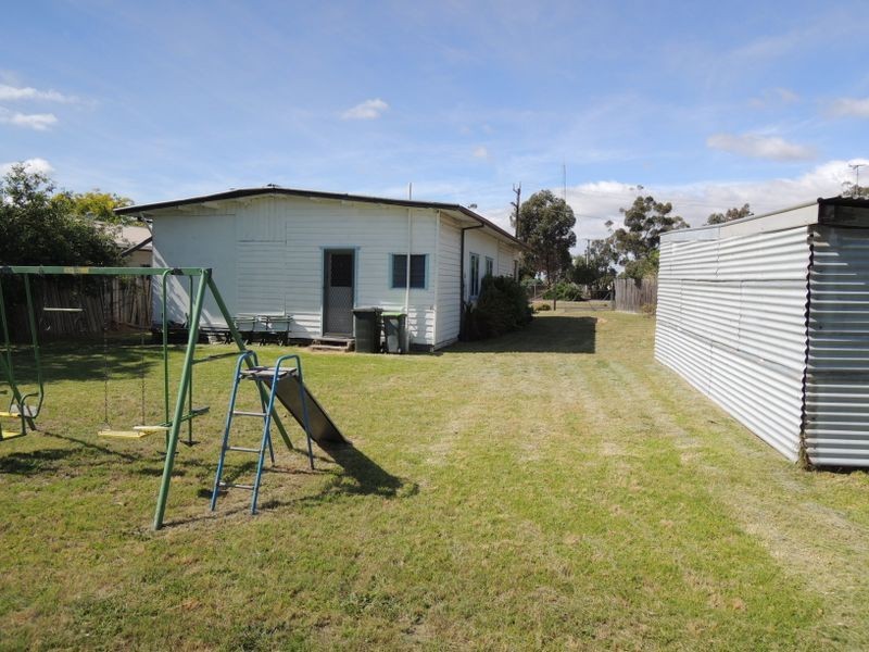 12 Eleanor Street, Heyfield VIC 3858