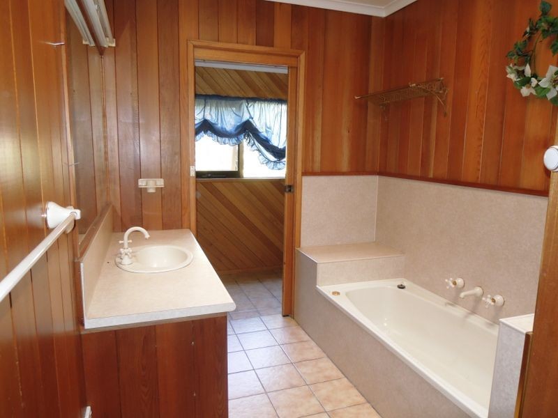 52 Macfarlane Street, Heyfield VIC 3858