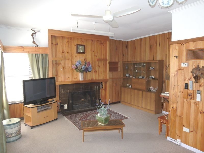 3 Nambrok Avenue, Heyfield VIC 3858