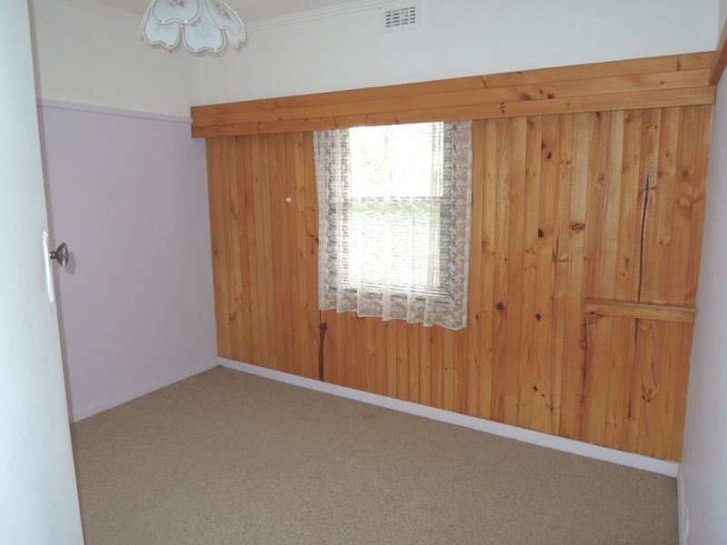 3 Nambrok Avenue, Heyfield VIC 3858