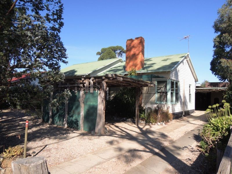 3 Nambrok Avenue, Heyfield VIC 3858