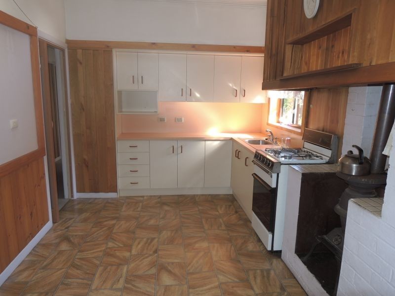 3 Nambrok Avenue, Heyfield VIC 3858