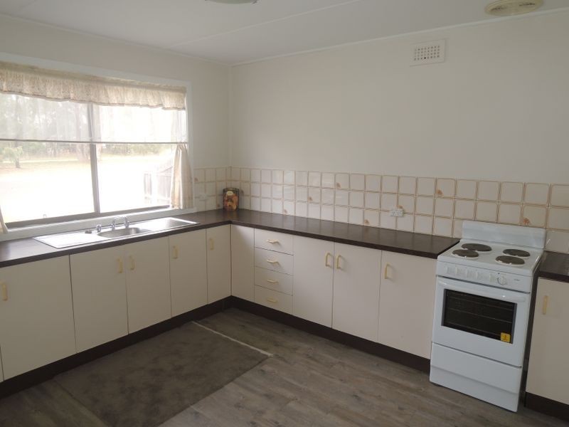 33 Maffra Road, Heyfield VIC 3858