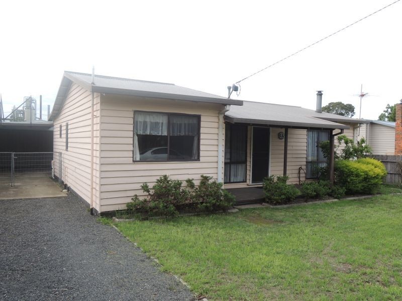 33 Maffra Road, Heyfield VIC 3858