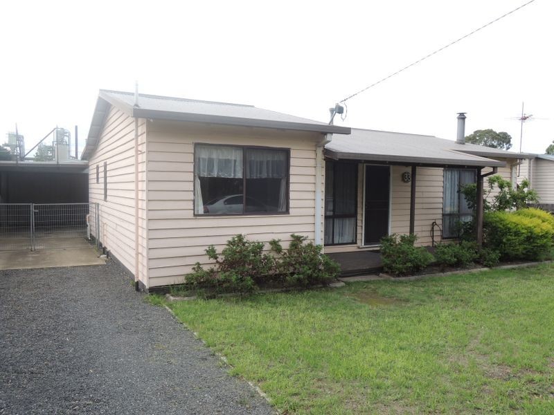 33 Maffra Road, Heyfield VIC 3858