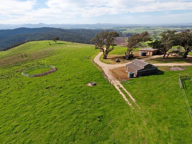 15 Aubreys Road, Seaton VIC 3858