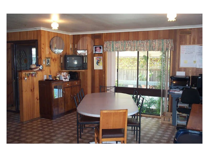 27 Maffra Road, Heyfield VIC 3858