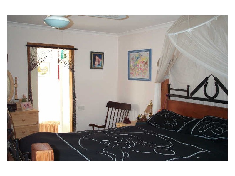 27 Maffra Road, Heyfield VIC 3858