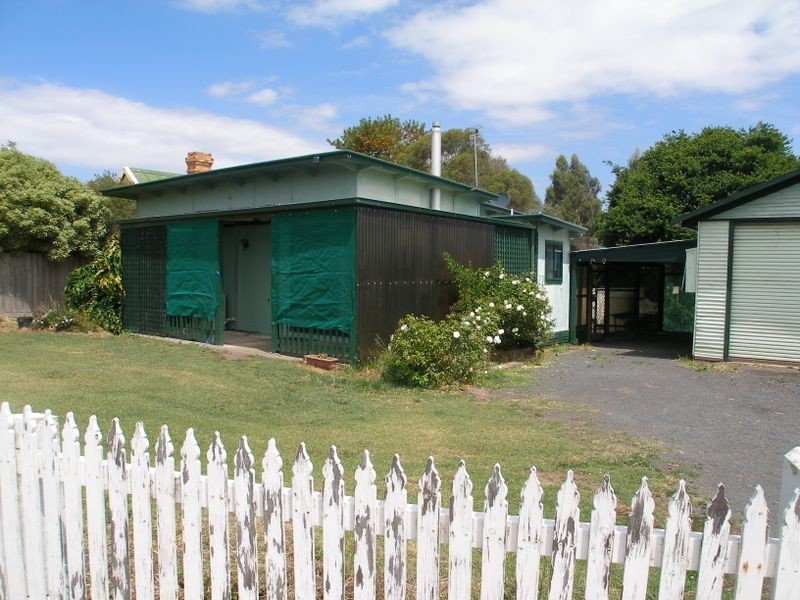 2 Macfarlane Street, Heyfield VIC 3858