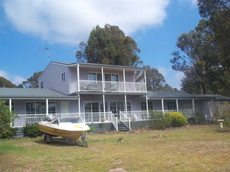 1 Nerrigundah Drive, Glenmaggie VIC 3858