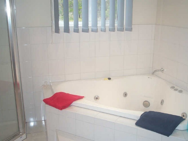 1 Nerrigundah Drive, Glenmaggie VIC 3858