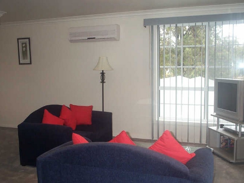 1 Nerrigundah Drive, Glenmaggie VIC 3858