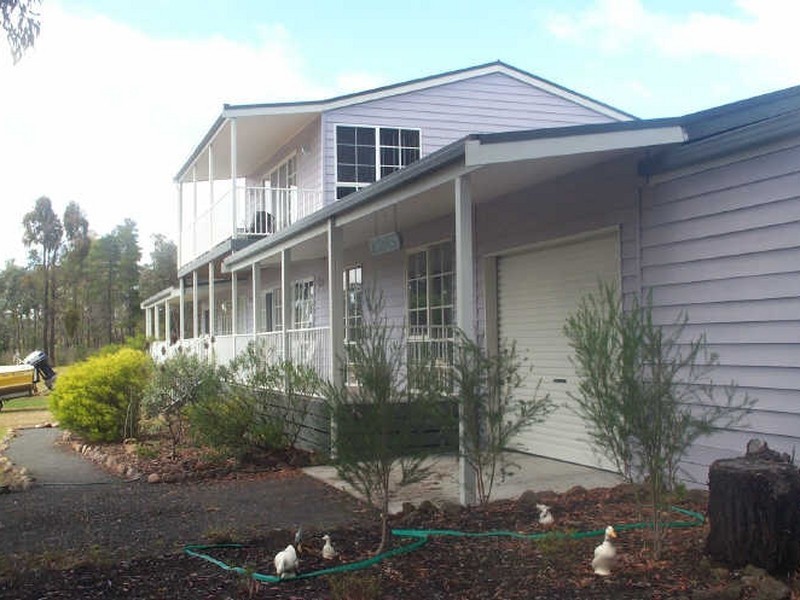 1 Nerrigundah Drive, Glenmaggie VIC 3858