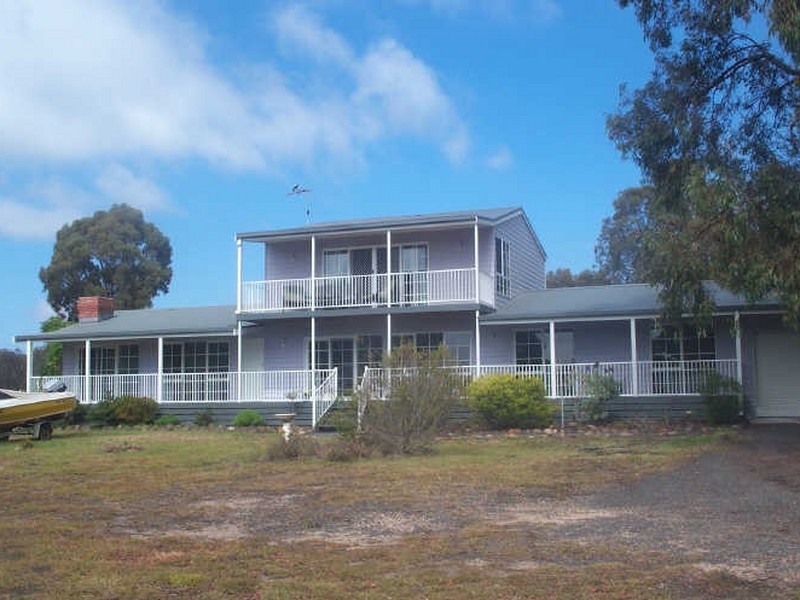 1 Nerrigundah Drive, Glenmaggie VIC 3858