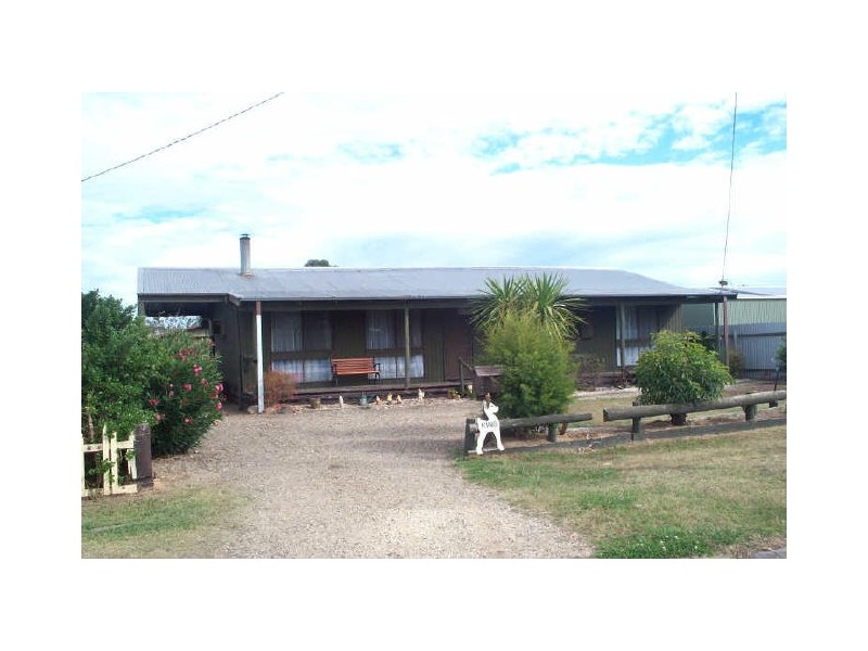 17 Anderson Street, Heyfield VIC 3858