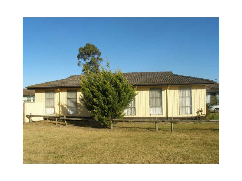 4 Graves Court, Heyfield VIC 3858