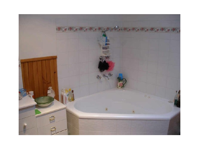 29 Bruce Street, Heyfield VIC 3858