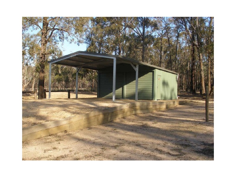 9 Inala Road, Glenmaggie VIC 3858