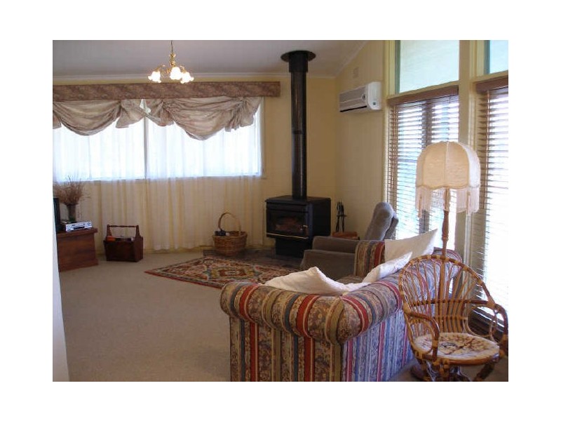 9 Inala Road, Glenmaggie VIC 3858