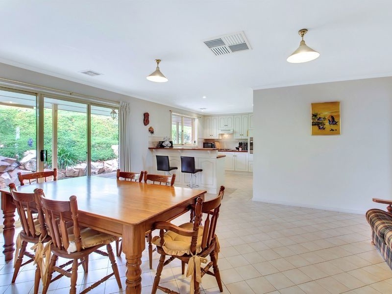 15 Cambridge Terrace, Hillbank SA 5112