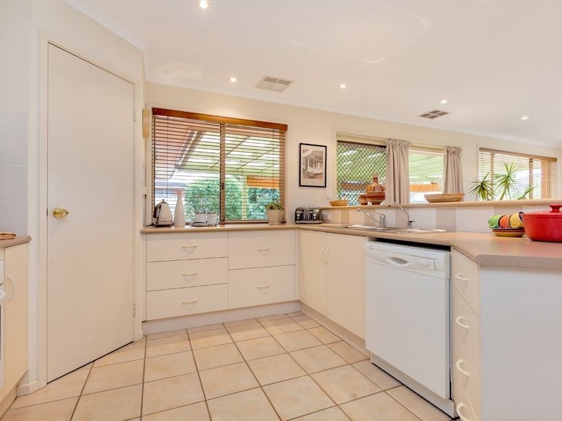 6 Gleeson Grove, Evanston Park SA 5116