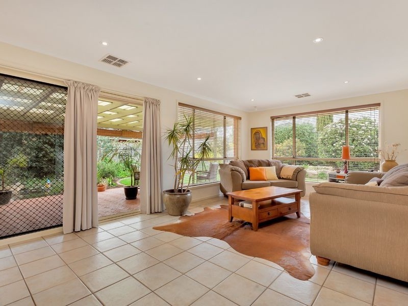 6 Gleeson Grove, Evanston Park SA 5116