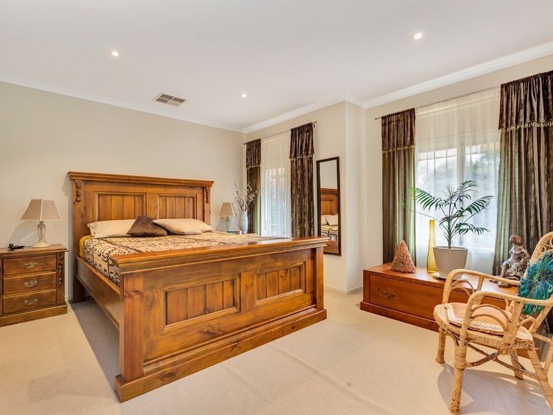 6 Gleeson Grove, Evanston Park SA 5116